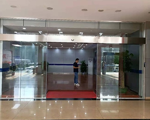 玻璃感應(yīng)門(mén)