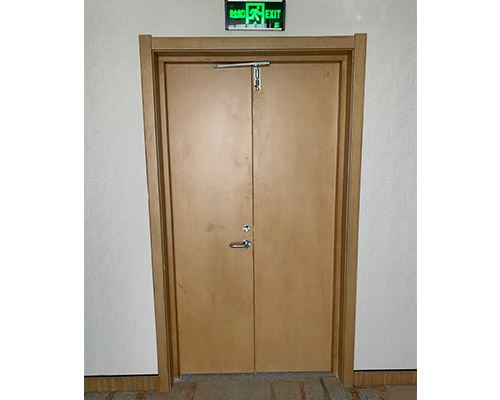 烤漆木質(zhì)防火門(mén)